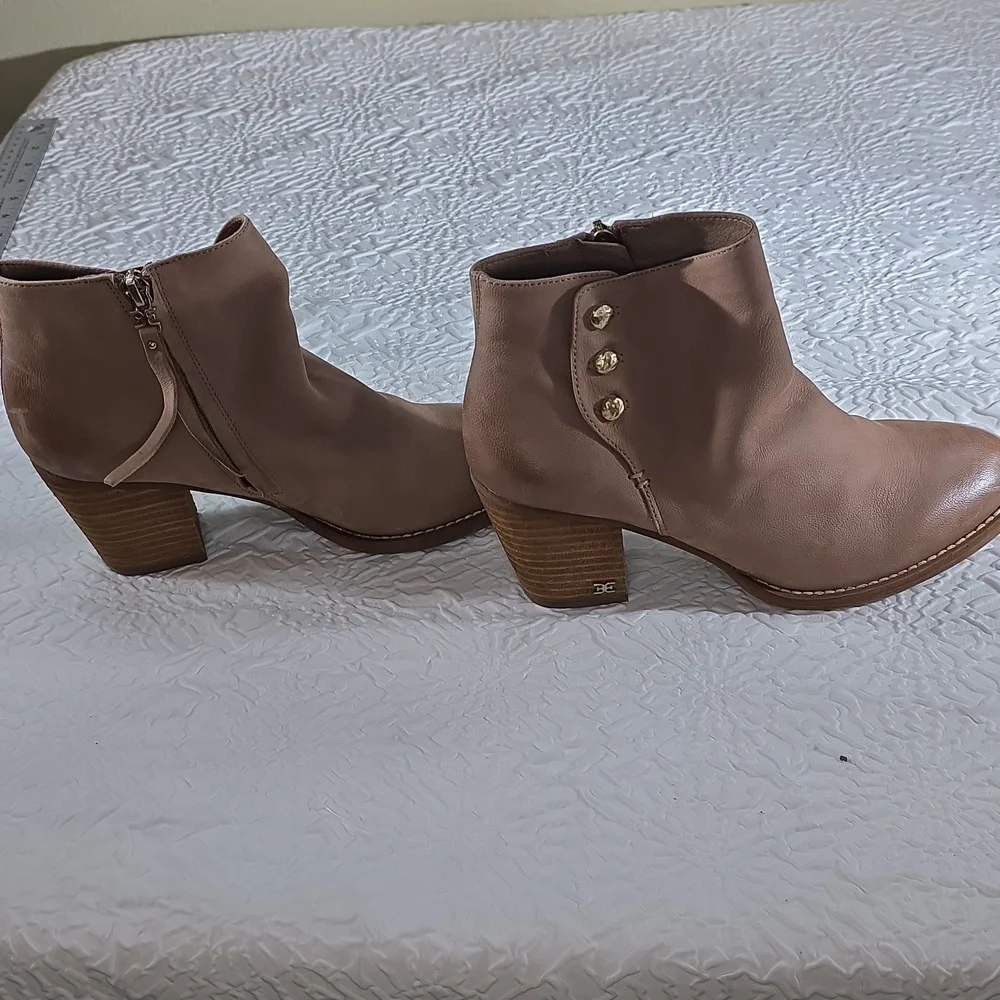 Sam‎ Edelman Mariella Leather Ankle Booties Tan Button Block Heel 7.5